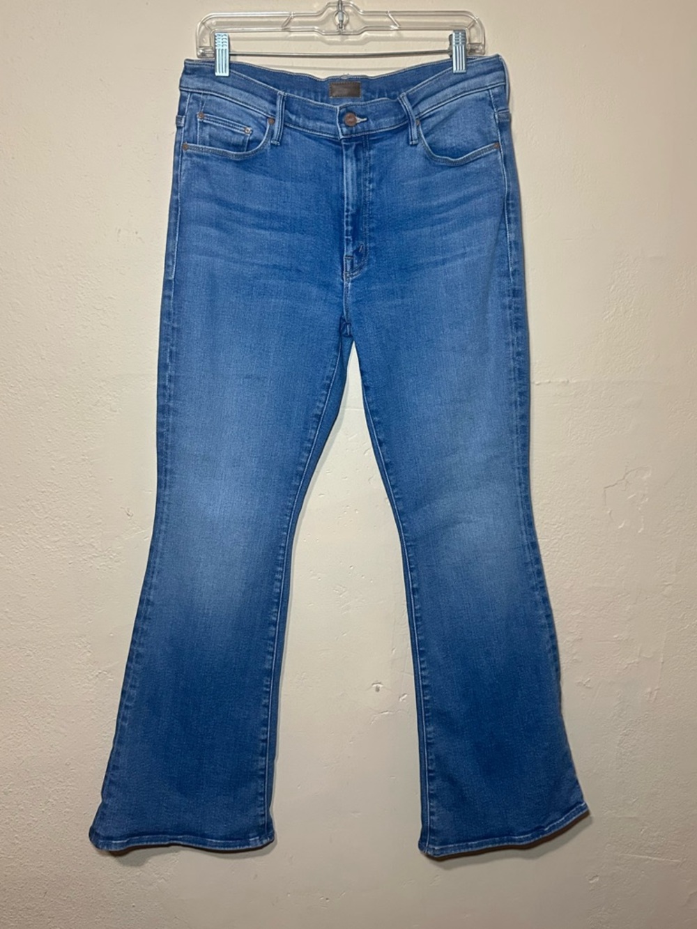 Mother The Weekender Mid-Rise Flare Jeans in Read Between The Lines